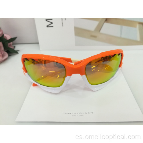 Elegantes gafas de sol con protección UV de cuadro completo